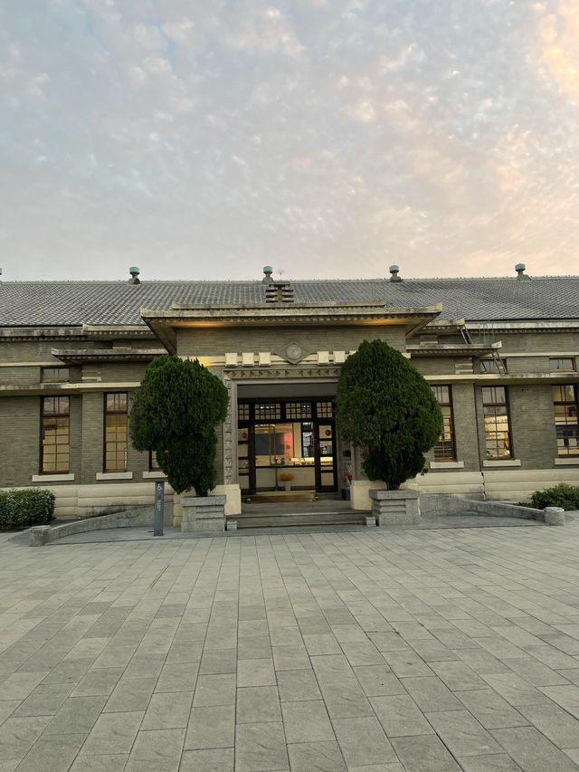 ｜台灣｜台中帝國製糖廠台中營業所+湧泉公園-舊時光與綠意的完美交織