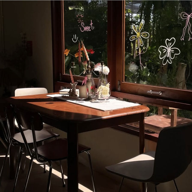  Sunsixmoon Cafe 