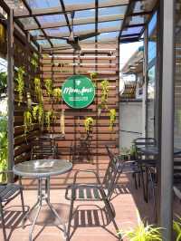 Chill Vibes at MonAmi Cafe!