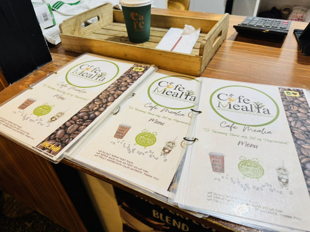 Chill by the Lake at Mealia Café
