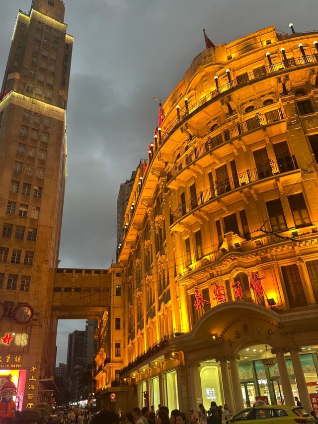 The Bund: A Timeless Stroll Along the Huangpu