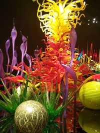 Admire beautiful glasswork art in Seattle