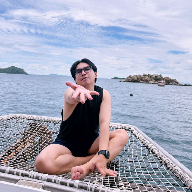 ดำน้ำลึกแสมสาร กับเรือ Great White Shark 