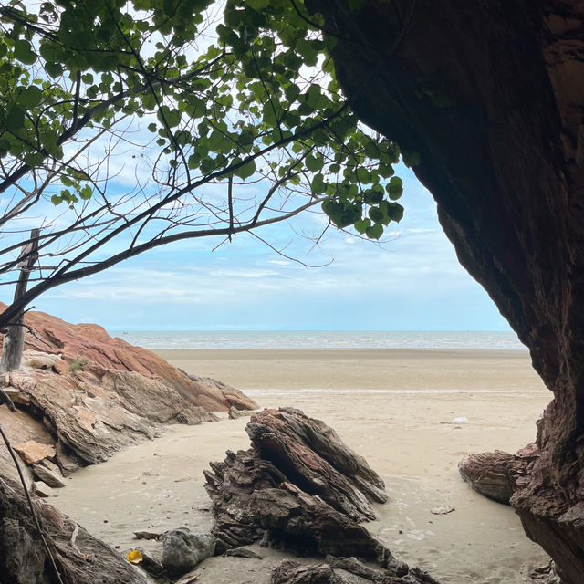 หาดลับปราณบุรี หาดคุ้งทราย
