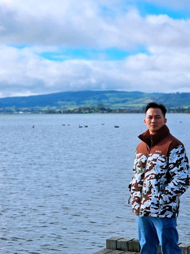 Whakarewarewa – The Living Māori Village by Lake Rotorua 