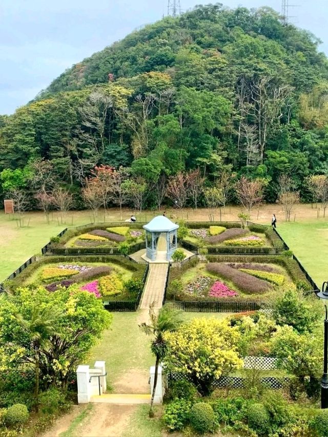 Victoria Peak Garden: A Quiet Escape Above Hong Kong