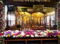 Explore the Historic Sri Dalada Maligawa Temple in Kandy, Sri Lanka