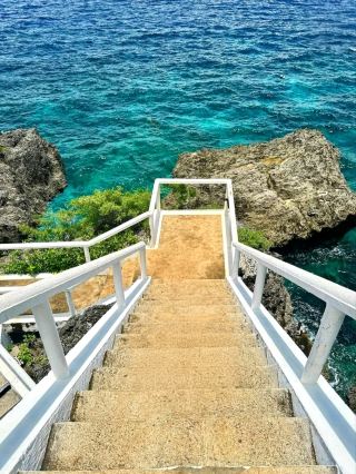 卡瓦揚假日度假村：錫基霍爾島的靜謐海灘度假勝地