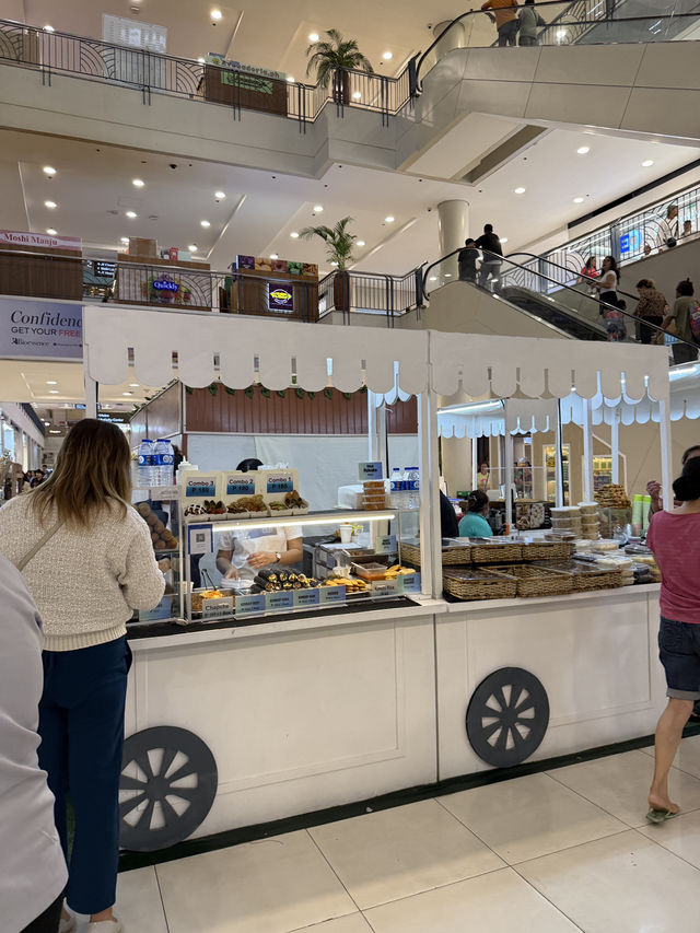 🌆 Budget Adventures in Manila 🧁