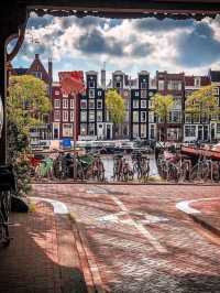 🚲🌷 Amsterdam: Canals, Culture, and Dutch Charm