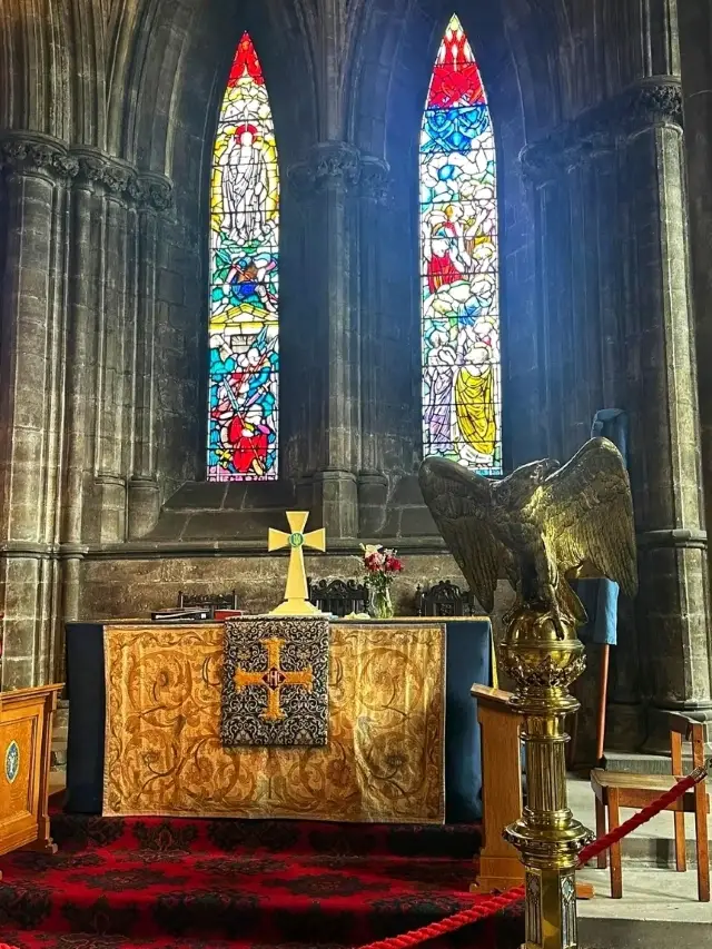 Glasgow Cathedral – Scotland’s Medieval Masterpiece 🕍