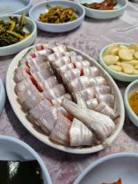 목포의 진짜 맛집, 만선식당밴댕이회와 우럭간국의 매력