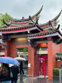 ขอพรเรื่องงาน ที่วัด Xingtian