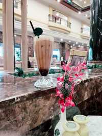 Seattle Coffee & Tea: Elegant Ambience with Exceptional Coffee and Pastries 