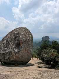 天空の宮殿、シギリヤと絶景のピドゥランガラ⛰️