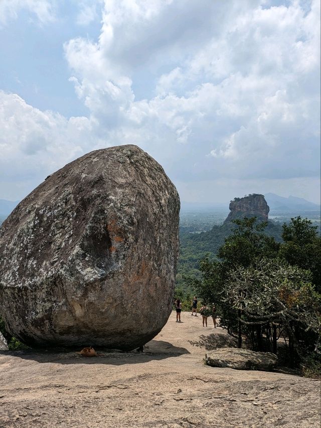 天空の宮殿、シギリヤと絶景のピドゥランガラ⛰️