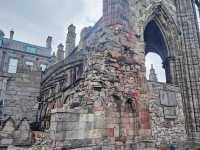 Holyrood Palace & Abbey : A Walk Through Royal History 