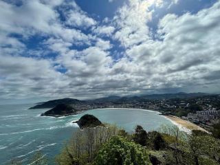 도노스티아 산세바스티안의 우아함과 활력이 어우러진 저녁 시간