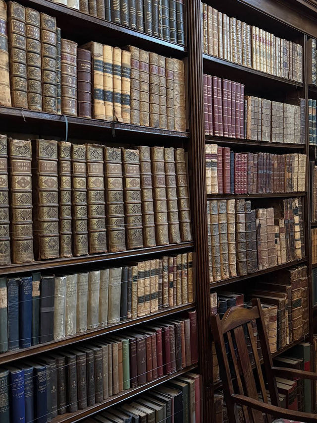 🏰🌿 Heritage & Gardens at Fulham Palace 🕰️✨