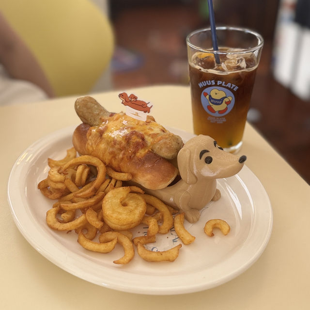 曼谷室內臘腸狗咖啡廳打卡必去🐶