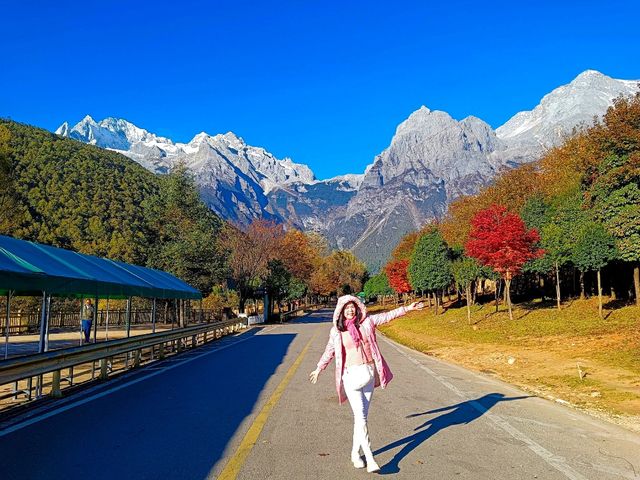 ภูเขาหิมะมังกรหยก (Jade Dragon Snow Mountain) 玉龙雪山