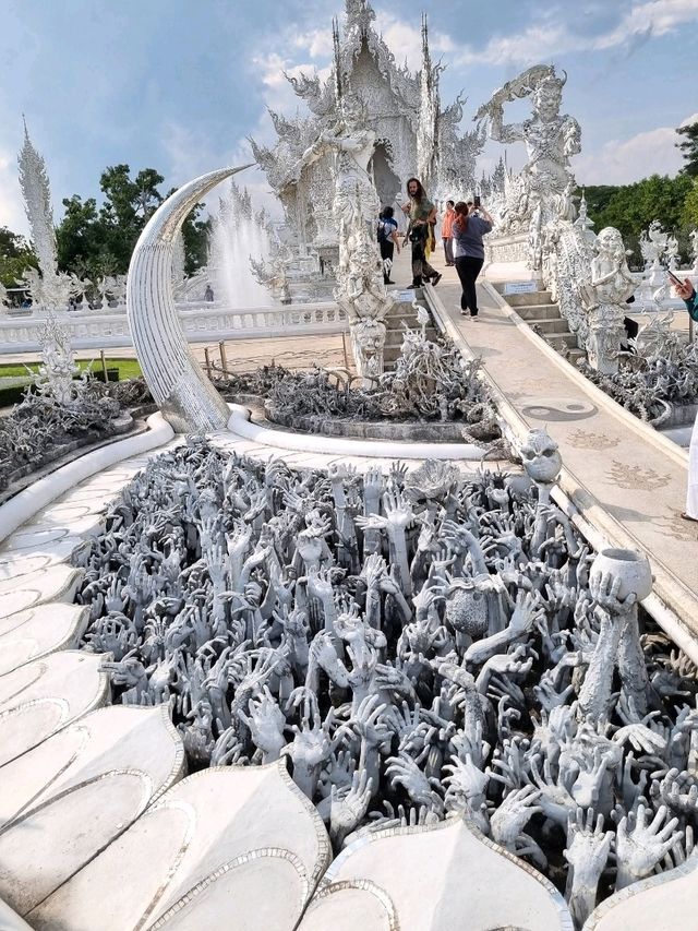 Chiang Rai’s White Temple Is Like Stepping Into Another World 🤍✨