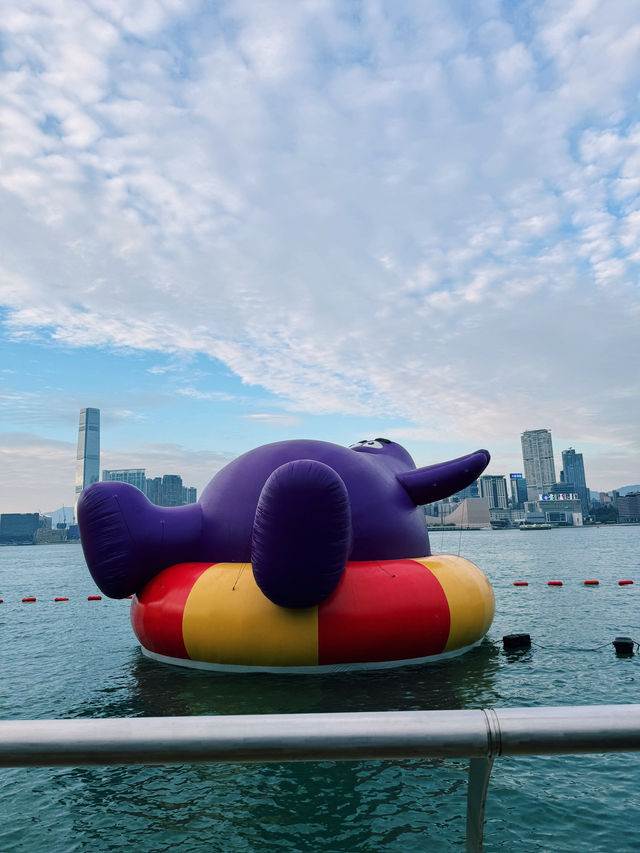 เดินเล่นงาน Water Parade ที่ Victoria Harbour