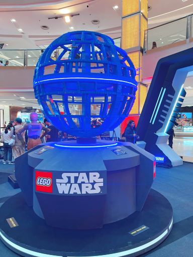 スター・ウォーズ レゴ・ショーケース – 象徴的なキャラクターと銀河の