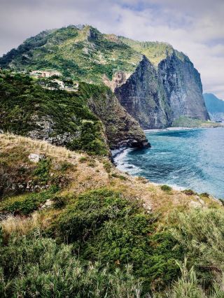 Alam Kuh 的馬蘭山脊：厄爾布爾士苔原和苔蘚 4,000 公尺 Saddleeasytravelpost #AlamKuh #Alborz #