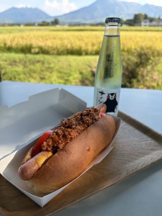 【熊本】一家可以俯瞰阿蘇五峰的咖啡館，景色壯麗。