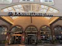 🏨 Urban Comfort in Toronto: DoubleTree