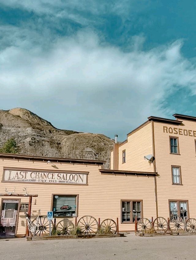 Exploring Alberta’s Dinosaur Capital — and Its Tiny Pub Town Gem