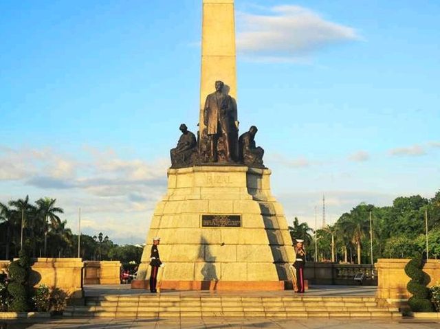 Rizal Park Manila: Popular Park in Ermita