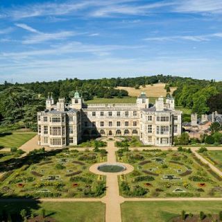 🌿 Explore Uttlesford: The Charm of Saffron Walden, Essex! 🌿