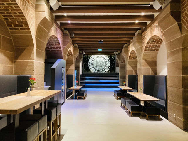 Nürnberg / 元古城のユースホステル！