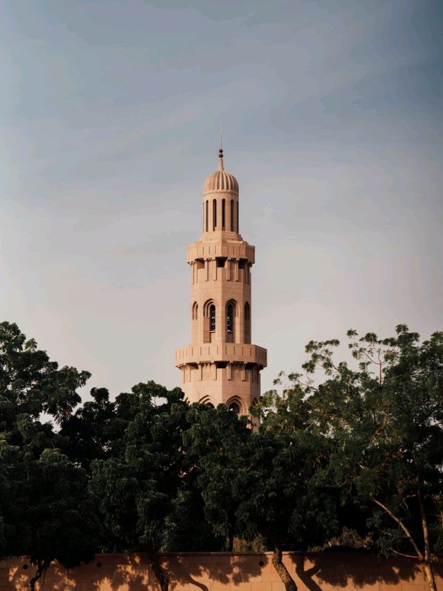Sultan Qaboos Grand Mosque - Oman's biggest mosque.