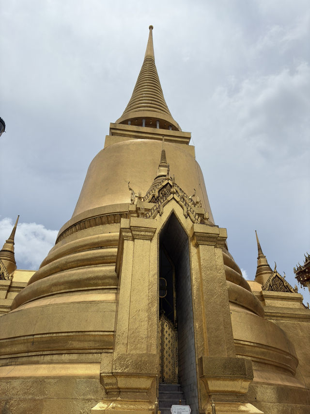 Exploring Bangkok: A City of Contrasts 🇹🇭✨