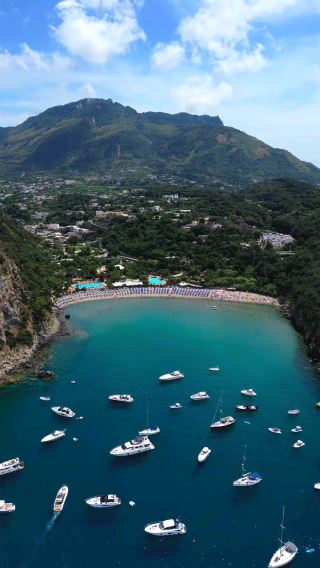 🌊 Ischia: A Volcanic Island of Thermal Springs and Timeless Charm 🇮🇹✨
