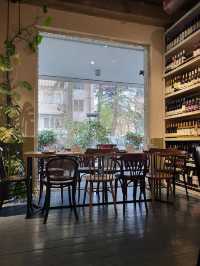 🍷 Discover Georgia’s Wine Soul at 8000 Vintages, Tbilisi 🍇