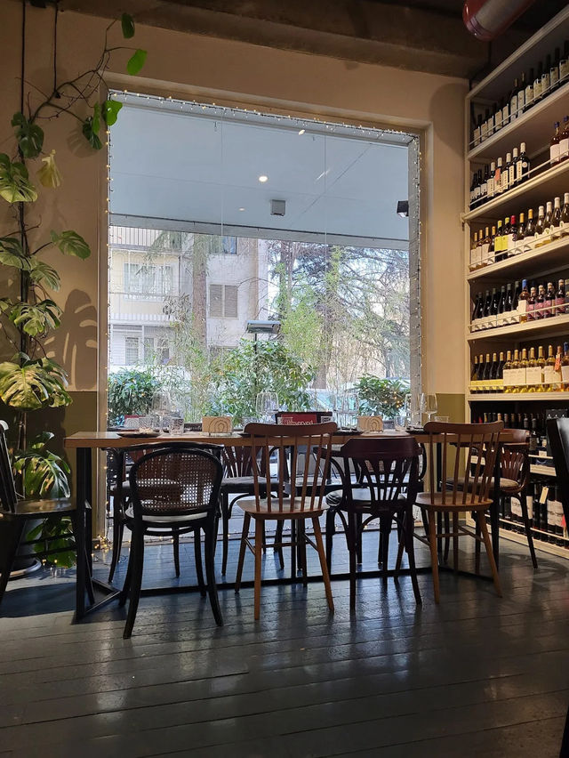 🍷 Discover Georgia’s Wine Soul at 8000 Vintages, Tbilisi 🍇