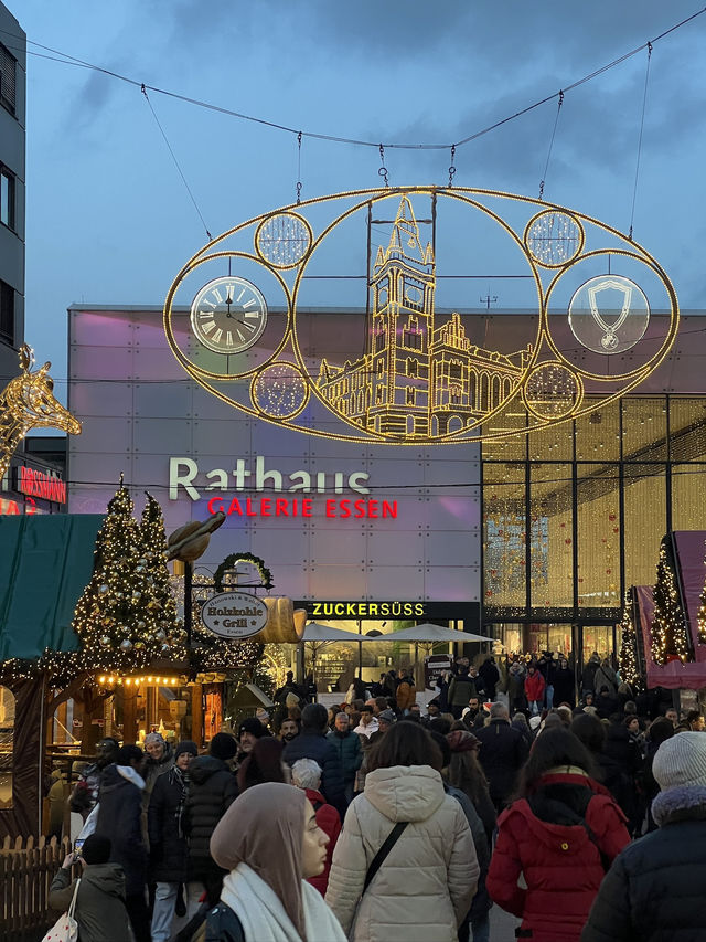 🎄✨ Essen, Germany — Where Christmas Shines Brighter Than Ever 🌟🏙️ 