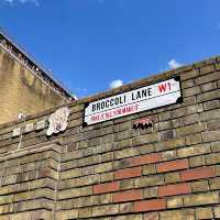 London🇬🇧Shoreditch & Its Canvas of Graffiti: London's Urban Art Gallery! 🏙️✨