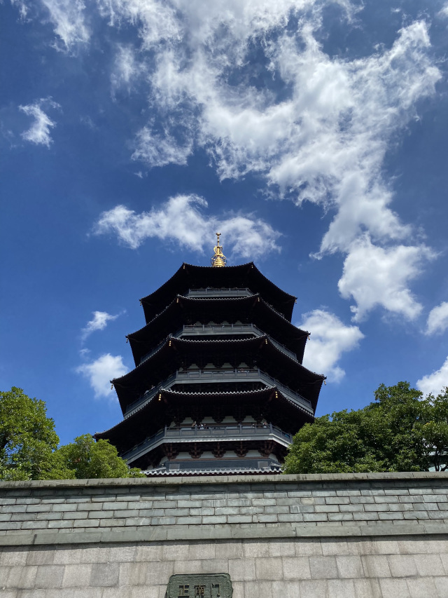 西湖を見守る伝説の塔・雷峰塔散歩 | Trip.com 杭州