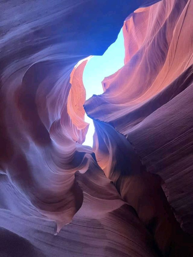 ✨ Antelope Canyon’s Sculpted Light & Shadows 🌄