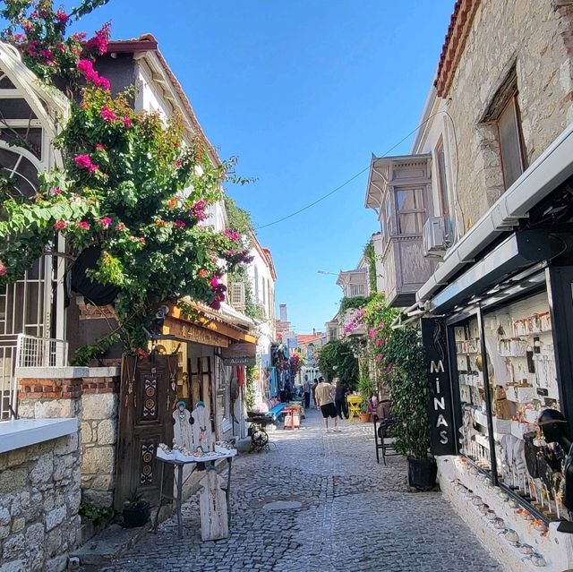 🌸💫 Alaçatı – Where Time Slows and Beauty Speaks! 🇹🇷💙