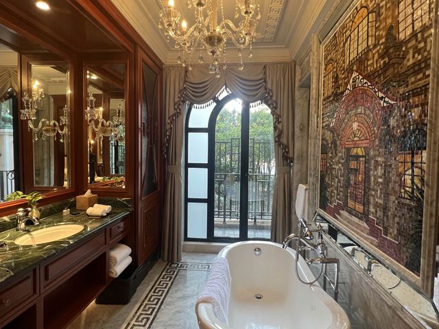 Amazing Bathtub at Moller Villa 💎 