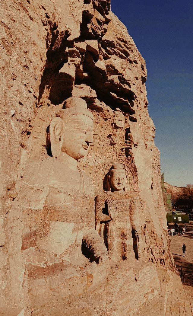 云岡石窟是世界聞名的石雕藝術寶庫之一