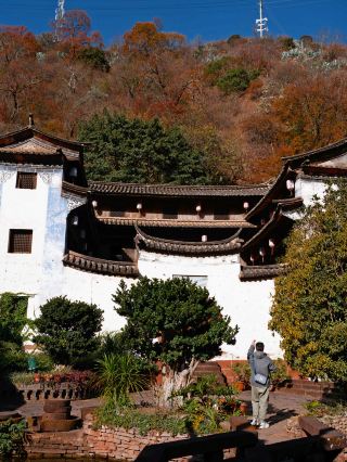 쿤밍과 그 주변 지역 ｜ 그린 열차가 이곳까지 직행합니다. 천년 고성의 소박한 모습을 구경할 수 있습니다.
