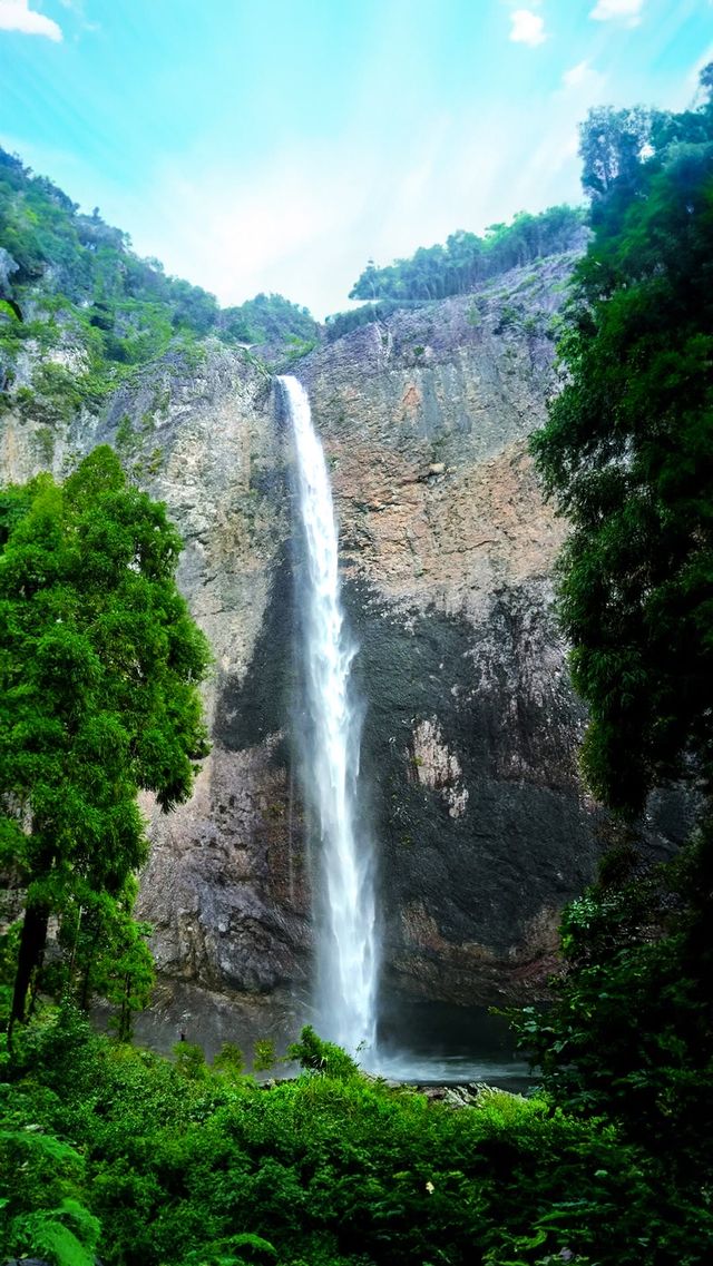 總要去一趟雁蕩山吧，一座神奇的山峰，大自然的鬼斧神工在這裡展現得淋漓盡致