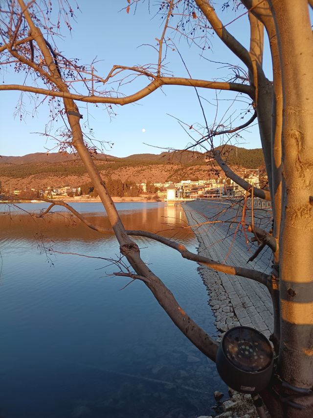 來麗江不知道幹嘛，就到清溪水庫走一走吧，這裡就是洱海的min